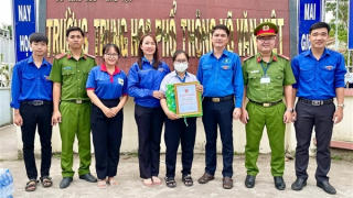 Hành động đẹp khiến nữ sinh được tuyên dương danh hiệu “Gương sáng mùa thi”