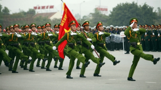 Bài 1: Trên dưới đồng lòng, dọc ngang thông suốt