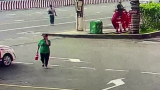 Nghi án tưới xăng đốt người yêu trước siêu thị