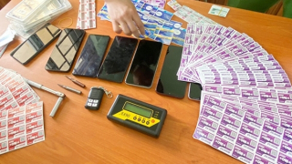 Oái oăm thiết bị vô tuyến trôi nổi