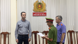 Những “ông trùm Tây” điều hành “tín dụng đen”