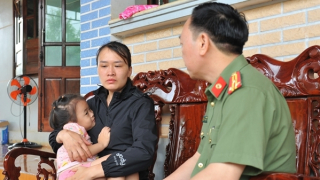 Báo CAND thăm hỏi gia đình các liệt sĩ hy sinh tại Đắk Lắk