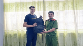 Thanh niên người Pháp gửi thư cảm ơn Công an đã tìm được tài sản bị thất lạc