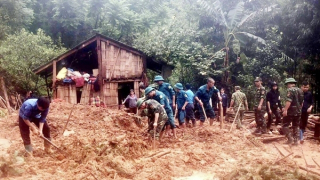 Giúp dân khắc phục hậu quả thiên tai