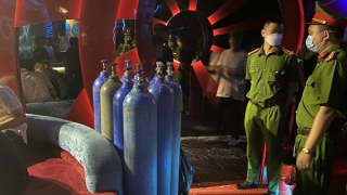 Quán bar bị xử phạt 8 lần liên quan đến “bóng cười” không được kinh doanh đến 2h sáng