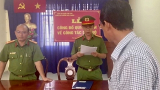 Bắt giữ bác sĩ giả chữ ký lãnh đạo làm giấy khám sức khỏe