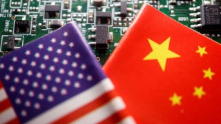 Trung Quốc tung "cú đấm thép" trong cuộc chiến công nghệ với Mỹ