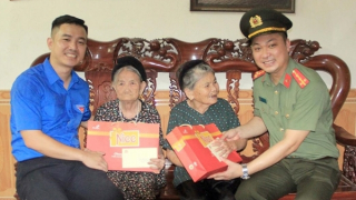 Đoàn thanh niên Văn phòng Bộ Công an phối hợp trao tặng nhiều công trình có ý nghĩa