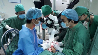 Nối thành công bàn chân bị đứt lìa