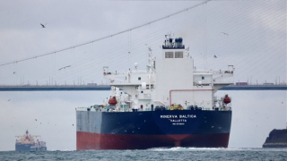 Giữa "bão" trừng phạt, Mỹ tăng mạnh nhập khẩu hàng hóa Nga