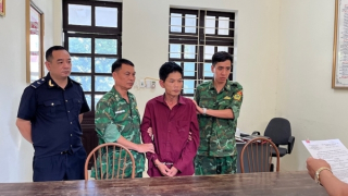 Bắt đối tượng "ôm" 6.000 viên thuốc lắc