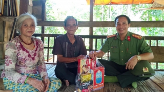 Tranh thủ người có uy tín góp phần đảm bảo ANTT ở cơ sở