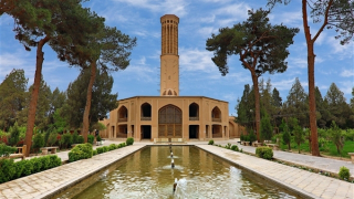 Tránh nắng nóng bằng kiến thức vật lý và kinh nghiệm của người xưa