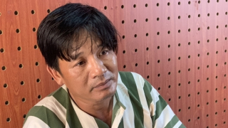 Tưới xăng đốt người yêu vì mâu thuẫn khi đi làm xa