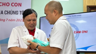 Cứu sống bé trai 600g mắc nhiều bệnh lý nguy hiểm