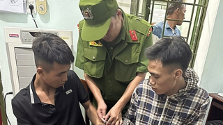 Chuẩn bị hỗn chiến thì gặp… Cảnh sát 113