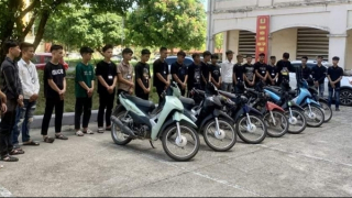 Tạm giam 10 đối tượng sử dụng hung khí gây náo loạn đường phố