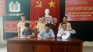 Nhiều doanh nghiệp vận tải hành khách cam kết không vi phạm Luật Giao thông