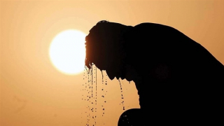 Nắng bỏng rát khắp miền Bắc và Trung Bộ