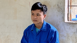 Thuê ôtô tự lái mang cầm cố để trả nợ và đánh bạc