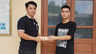 Trao trả 320 triệu đồng cho người chuyển nhầm tiền