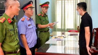 Lợi dụng lòng tin người gửi tiền, cựu nhân viên ngân hàng lừa đảo chiếm đoạt hơn 5 tỉ đồng