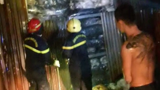 Di dời kịp thời 22 xe ô tô đậu sát đám cháy kho chứa vải