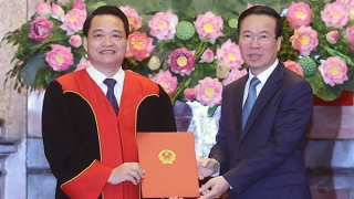 Chủ tịch nước Võ Văn Thưởng trao quyết định bổ nhiệm Thẩm phán Tòa án nhân dân tối cao