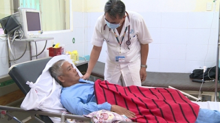 Tin mới về vụ ngộ độc rượu khiến 1 người chết, 3 người cấp cứu