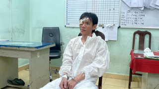 Bắt giữ đối tượng cầm kéo lao vào trụ sở tấn công cán bộ Công an phường