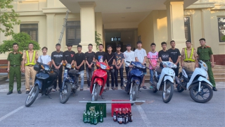 Thấy Công an, nhóm côn đồ bỏ xe máy, vứt phóng lợn tháo chạy