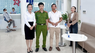 Chuyển nhầm gần 200 triệu đồng cho... người đang bị tạm giam