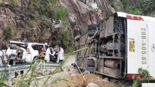 Thủ tướng chỉ đạo khẩn trương giải quyết vụ lật xe khiến 4 du khách nước ngoài tử vong