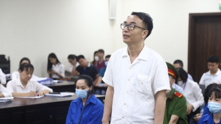 Bị cáo buộc nhận hối lộ, cựu Phó Cục trưởng Cục Quản lý thị trường Hà Nội khai gì?