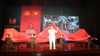 Xúc động và ý nghĩa chương trình nghệ thuật “Viết tiếp bản hùng ca” tri ân các thương binh, liệt sĩ