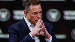 Tesla muốn nhượng quyền công nghệ ô tô tự vận hành