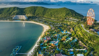 Sao đầu tiên của 8Wonder đã đến Vinpearl Nha Trang