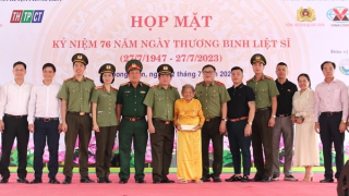 Hoạt động nghĩa tình với người có công, gia đình chính sách vùng Tây Đô