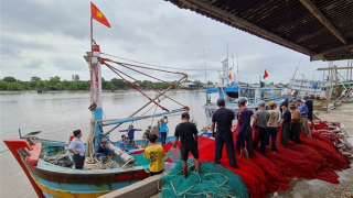 Cà Mau quyết liệt chống khai thác IUU