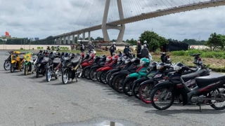 Xử lý nhóm “quái xế” tụ tập rú ga dưới dạ cầu Cần Thơ