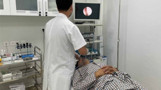 Suy tuyến thượng thận do tự dùng thuốc xịt mũi