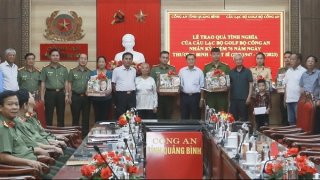 Đoàn Công an hưu trí thăm, tặng quà thương binh, thân nhân liệt sĩ