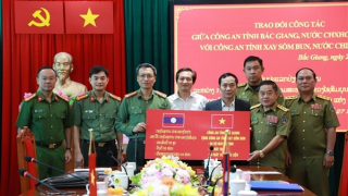 Đoàn Công an tỉnh  Xaisomboun thăm và làm việc tại tỉnh Bắc Giang