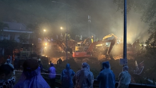 Huy động lực lượng, phương tiện tìm kiếm 3 CBCS CSGT và 1 người dân bị đất đá vùi lấp