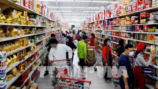 Bán lẻ hàng hóa và doanh thu dịch vụ tiêu dùng 7 tháng tăng 10,4%