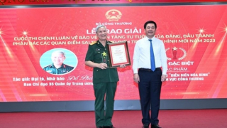 Bộ Công Thương trao giải cho 24 tác phẩm tham gia Cuộc thi chính luận về bảo vệ nền tảng tư tưởng của Đảng