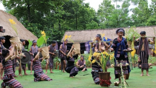 Về Làng trải nghiệm văn hóa truyền thống