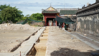 Phát lộ nhiều dấu tích khi khai quật khảo cổ ngôi điện Cần Chánh gần 220 năm tuổi