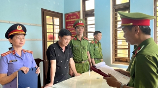 Bắt Giám đốc khai thác tài nguyên trái phép, gây ô nhiễm môi trường