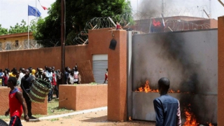 Pháp ủng hộ Tổng thống bị phế truất nhưng bác khả năng can thiệp vào Niger